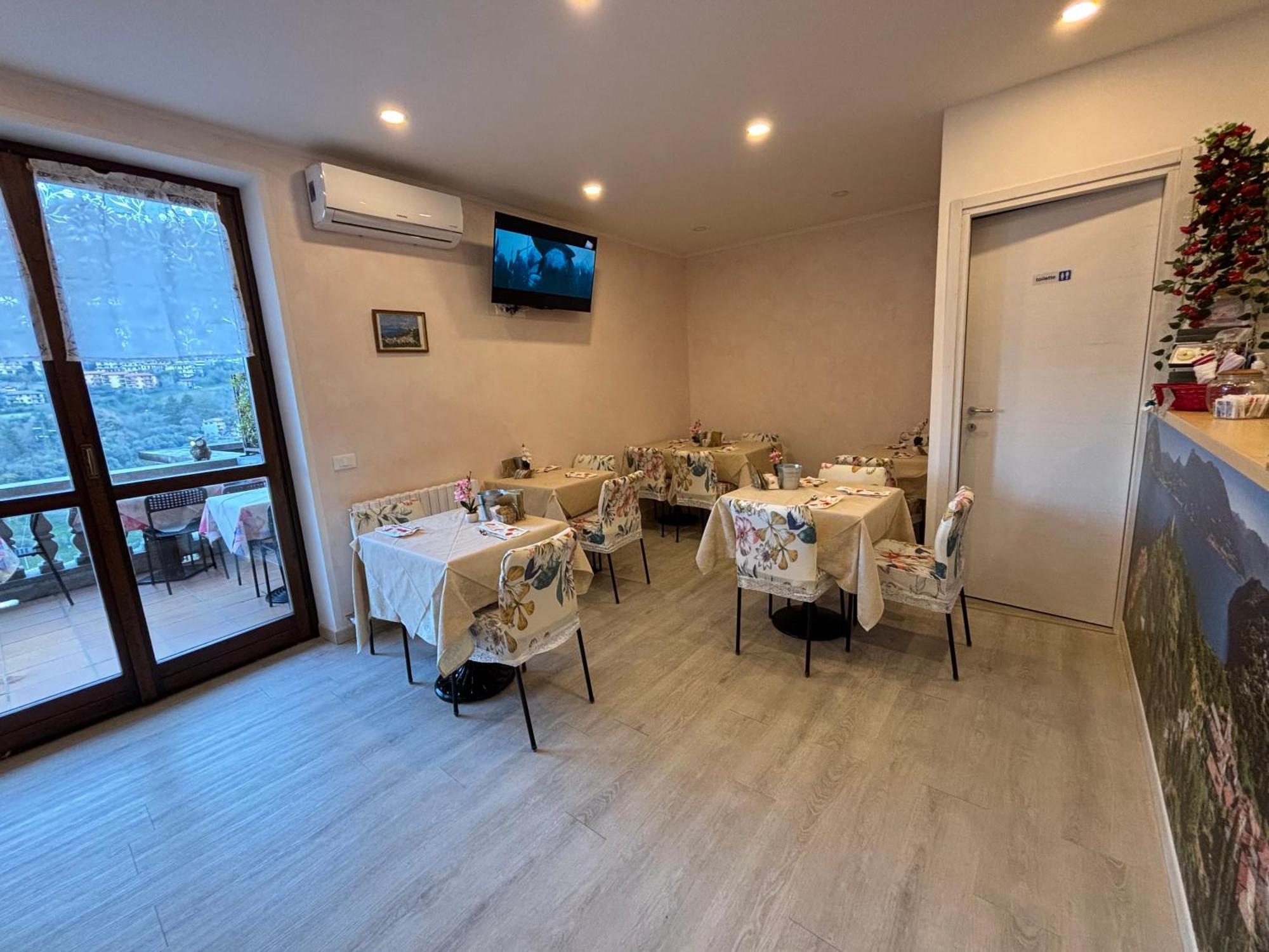 Hotel Diffuso Il Portichetto Vezio Perledo Bagian luar foto